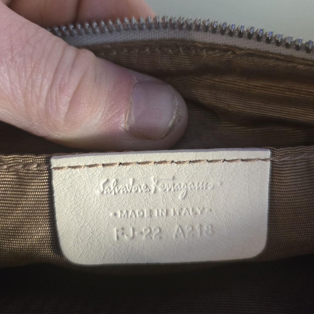 Salvatore Ferragamo Monogram Crossbody Bag Pre Owned COA - Picture 4 of 4